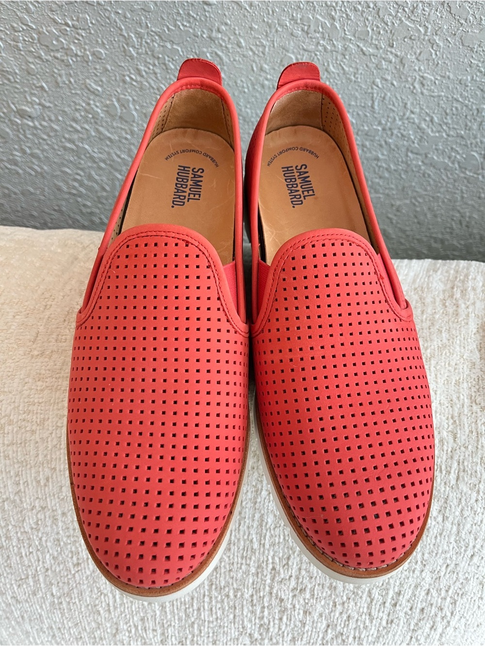 Women’s Samuel Hubbard Perforated Coral Salmon Slip-On Loafer driving shoe sz 9